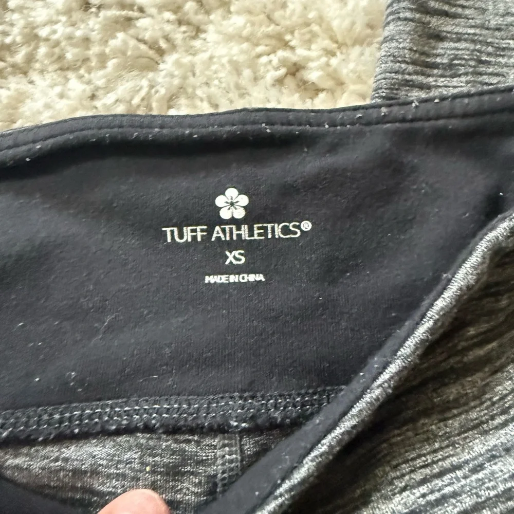 Tuff Athletics Gray Leggings with Textured Fabric and Ankle-Length Fit